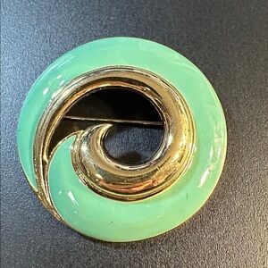 17- Trifari Vtge Brooch - Light Green Enamel & Gold Tone Metal Circular Brooch